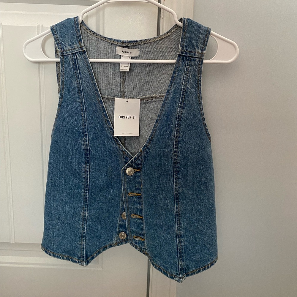 Forever 21 Cropped Demin Vest - women’s size medium